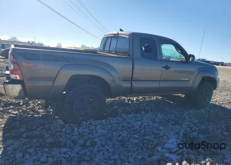 2014 Toyota Tacoma Prerunner Access Cab z USA, uszkodzony, nr VIN 5TFTU4GN3EX052263
